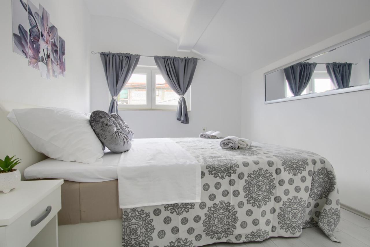 Apartments Villa Mihaela Banj Ngoại thất bức ảnh